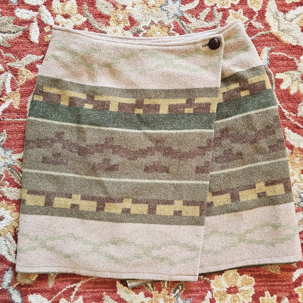 90s Roo Crossing Skirt